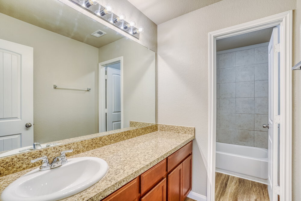 Building Photo - 18606 Cooper Ravine Way