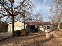 Building Photo - 216 Day Dr