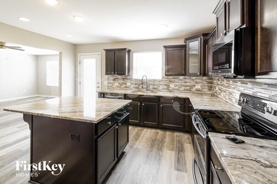 Building Photo - 413 Thoroughbred Dr