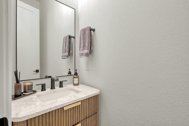 Building Photo - 212 S Empress Grn Pl