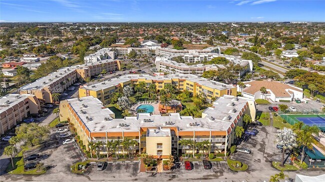 Building Photo - 6750 Royal Palm Blvd