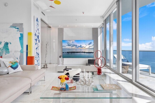 Building Photo - 17475 Collins Ave