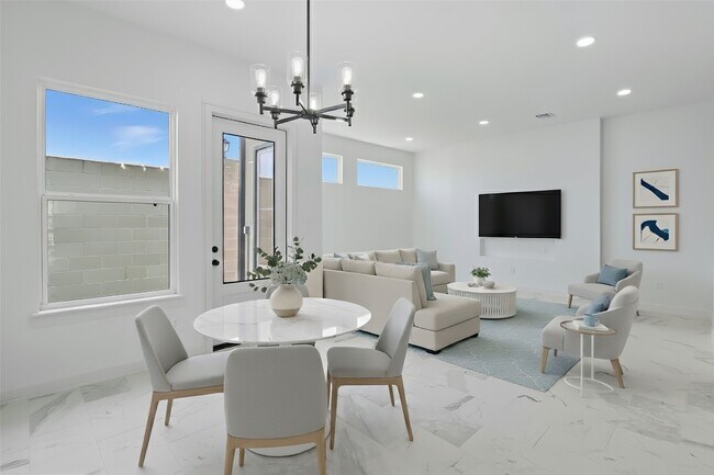 Building Photo - 2927 El Fenice Ln