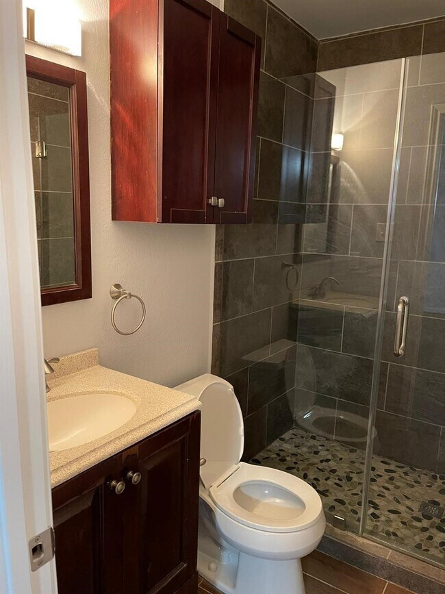 Building Photo - 6402 Del Monte Dr