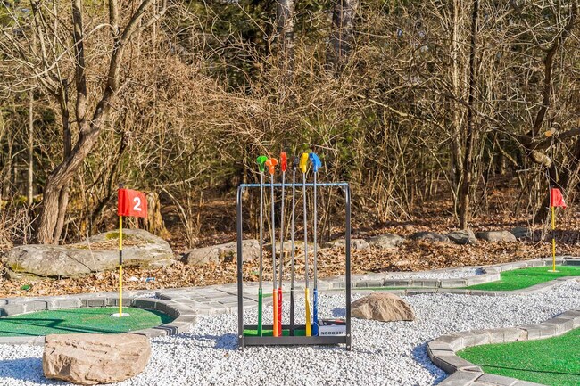 Building Photo - 1551 Wooded Acres Dr