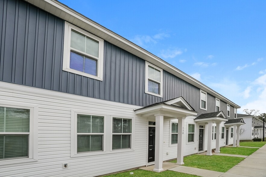 Building Photo - 138 Morning Line Dr