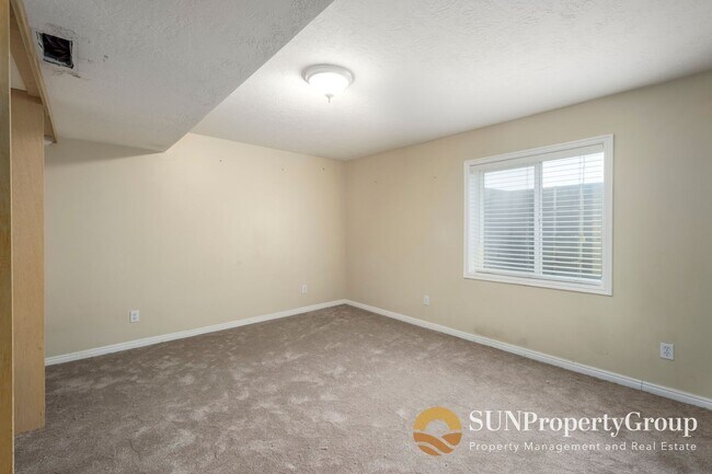 Building Photo - Large Basement Apartment in Great South Jordan Location!
