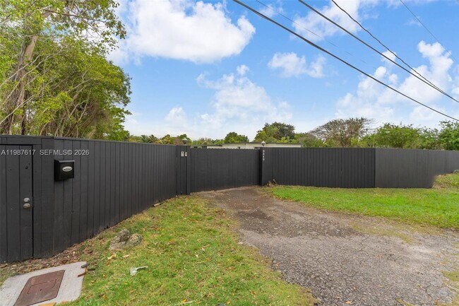 Building Photo - 9840 SW 60th St