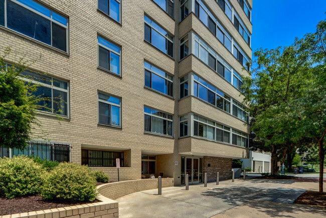 Primary Photo - 2401 H St NW