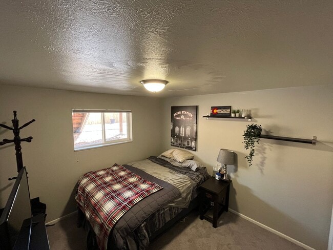 Building Photo - 1/2 Duplex in the very desirable West Arva...