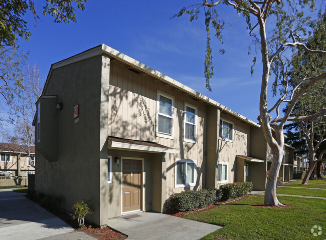 Primary Photo - Aster Park Apartments