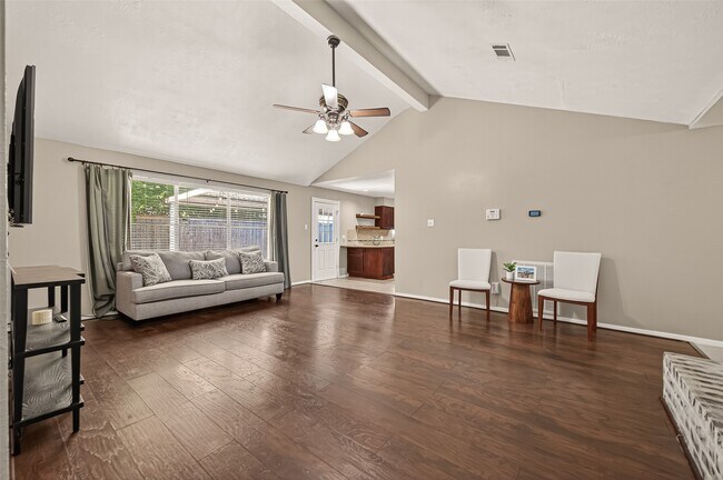 Building Photo - 1407 Somercotes Ln