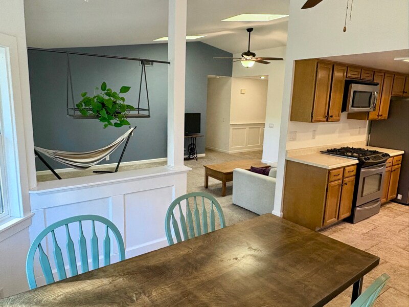 Building Photo - 1853 Marlene Ave