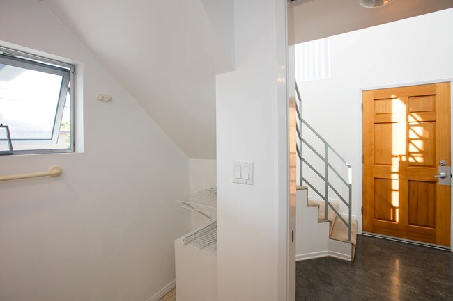 looking into bathroom - 3016 Ruskin St