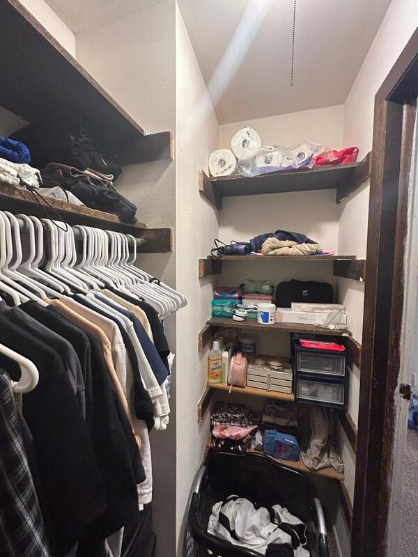 Building Photo - 134 E Johnson St