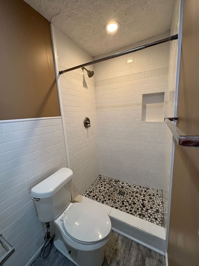 Building Photo - 1404 Clay Ave