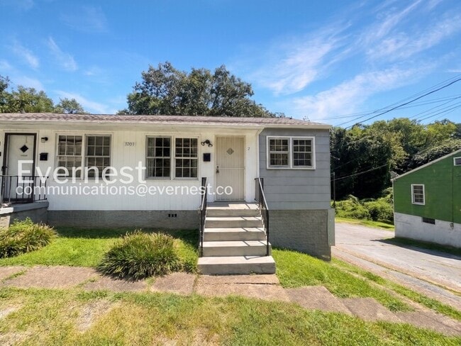 Building Photo - 3203 Alta Vista Dr