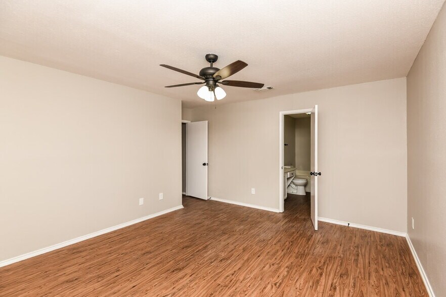 Building Photo - 415 Faircrest Dr
