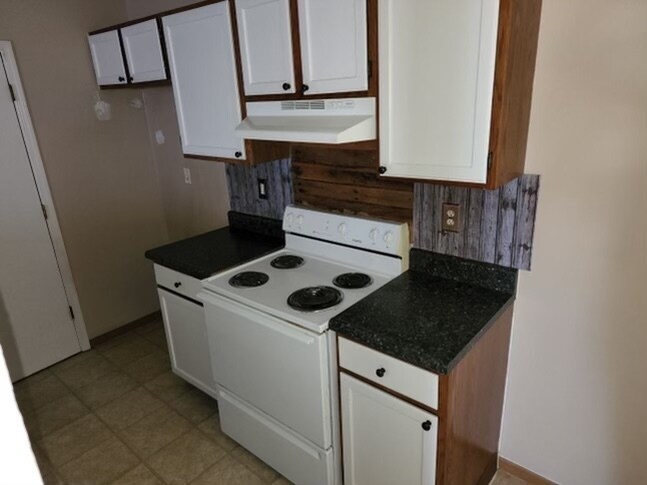 Building Photo - 624 Palisades Dr