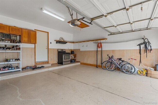 Building Photo - 47105 Liberty Bell Rd E