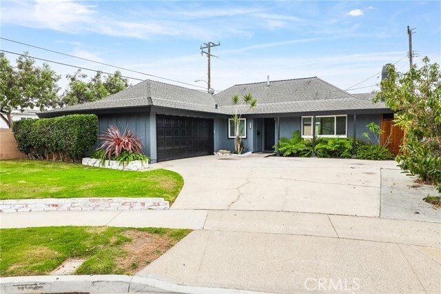 Building Photo - 9472 Tiki Cir