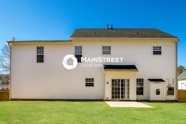 Building Photo - 4 Bedroom Pet-Friendly Home in Mooresville, NC with Main Street Renewal