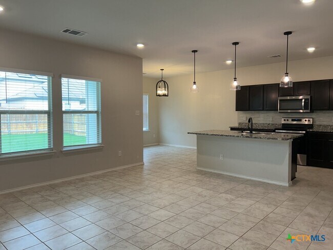 Building Photo - 9611 Murandy Dr