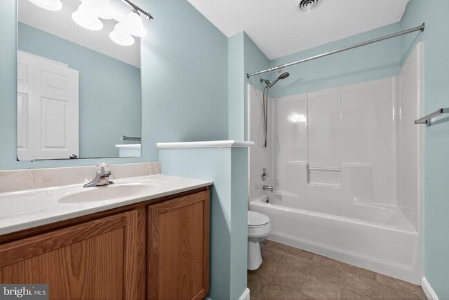 Building Photo - 100 Parker Ave