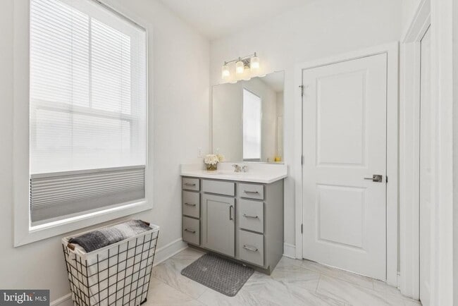 Building Photo - 42597 Nubbins Ter