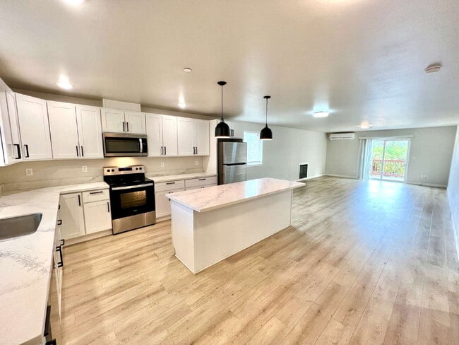 Building Photo - Modern 2022-Built Rambler on Private Lot with 2-Car Garage