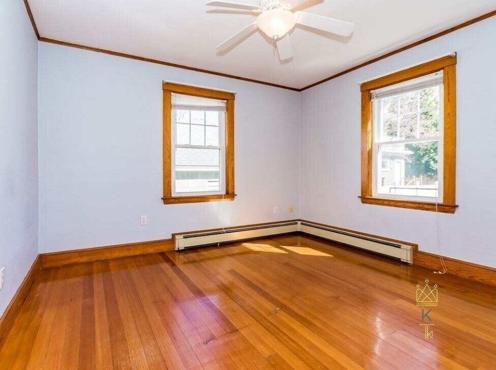 Building Photo - 153 Alder St