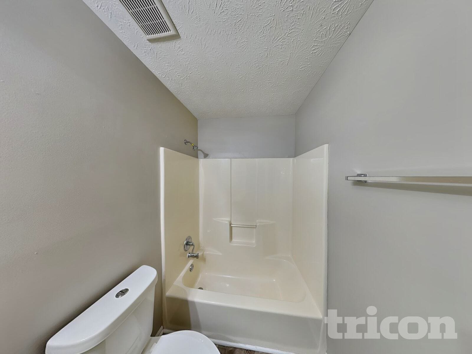 Building Photo - 555 N Oakland Cir