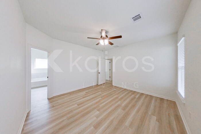 Building Photo - 101 Salvat Dr