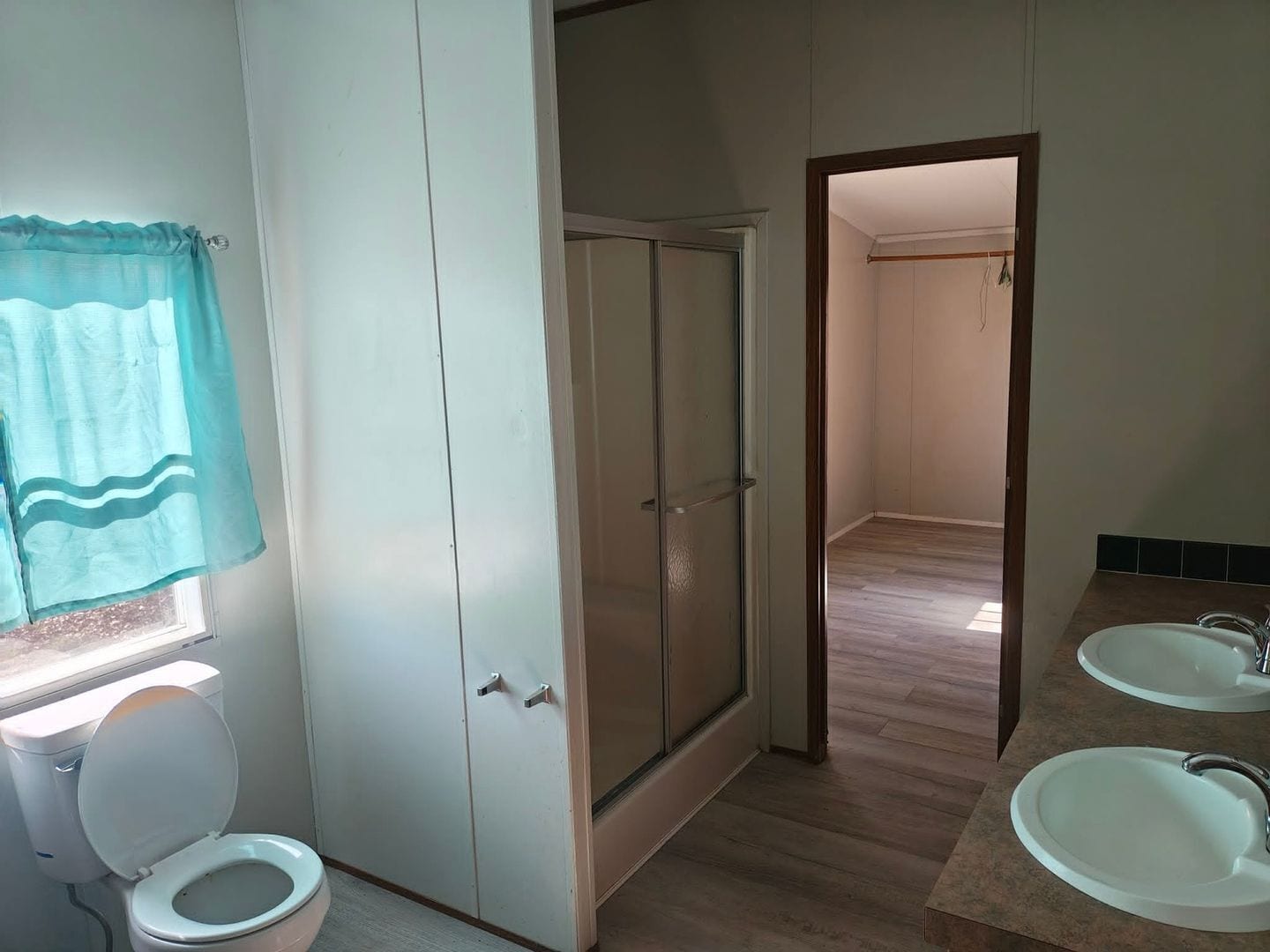 Building Photo - 15500 Low Gap Rd