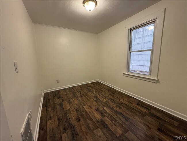 Building Photo - 108 Spring St