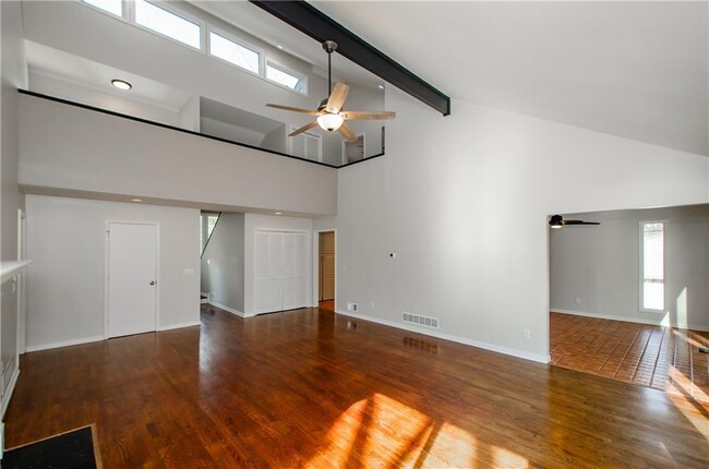Building Photo - 150 Karina Pl