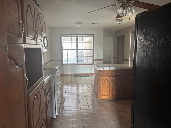 Building Photo - 375 Plum Tree Cir