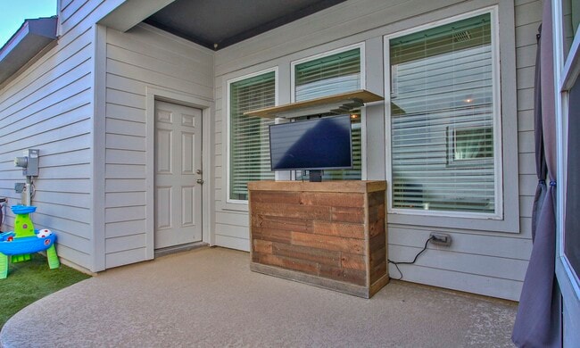 Building Photo - 18618 Admiration Dr