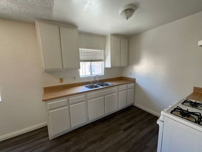 Building Photo - 3814 Grace Ave