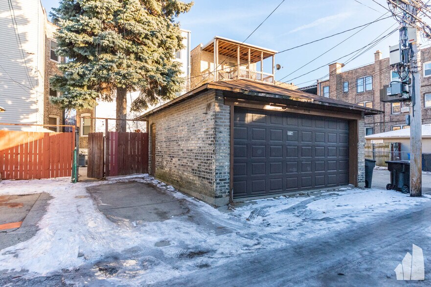 Building Photo - 3716 N Racine Ave