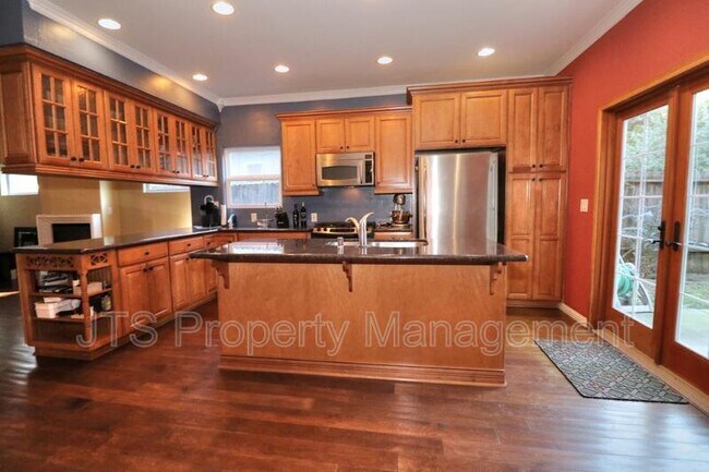 Primary Photo - 3657 24th St