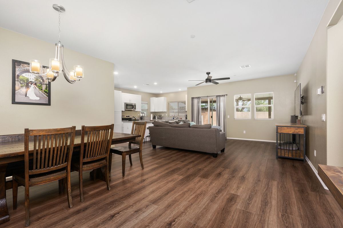 Building Photo - 475 Camellia Way