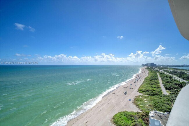 Building Photo - 15701 Collins Ave