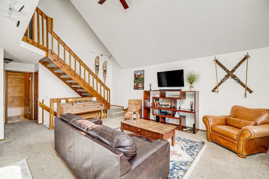 Building Photo - 320 E Gunnison Ave