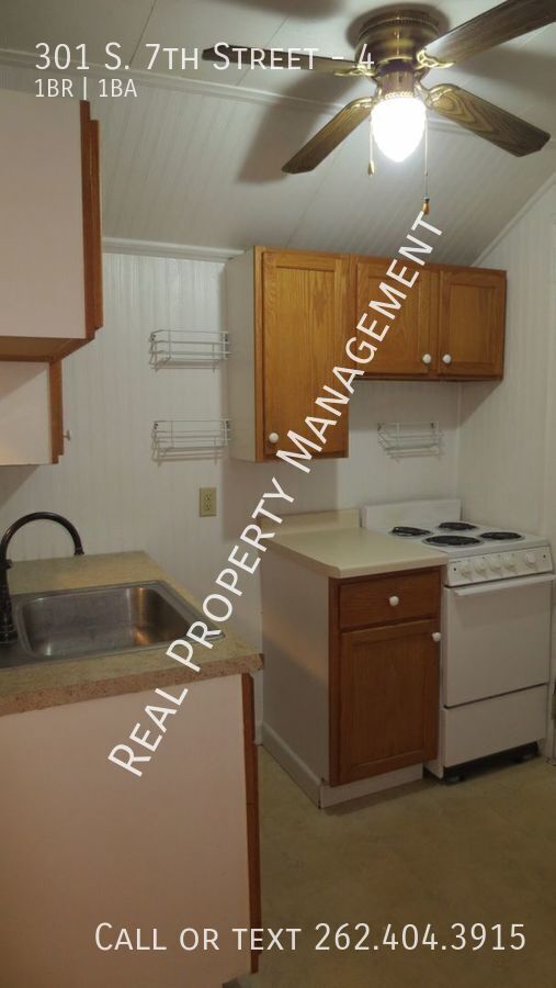 Primary Photo - 301 S 7th St