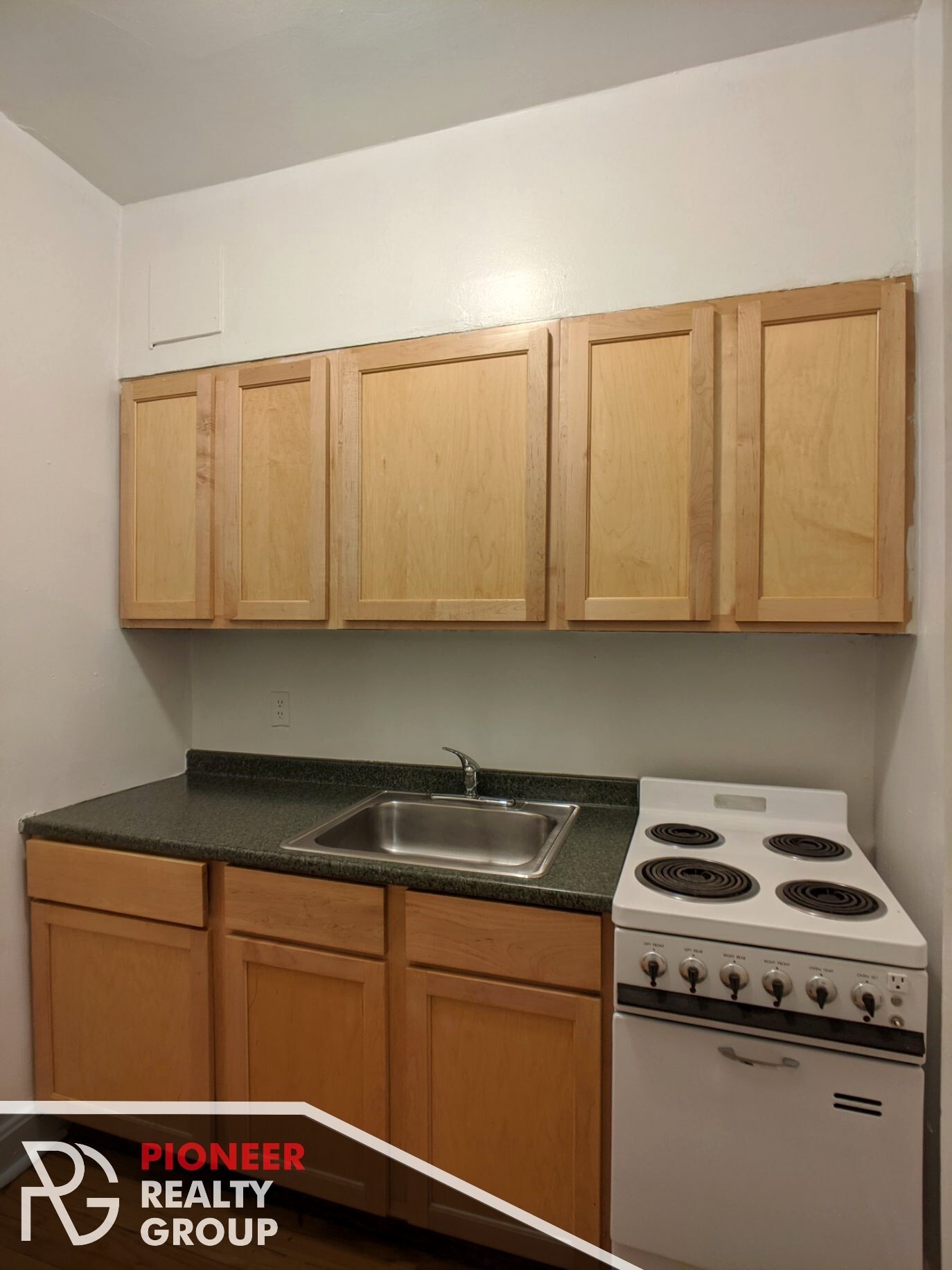 Building Photo - 556 W Arlington Pl