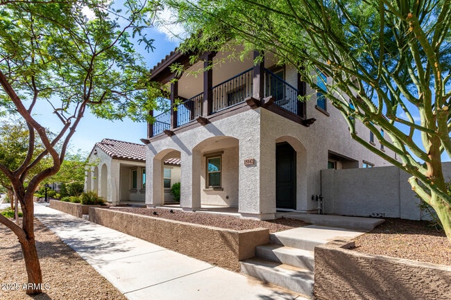 Building Photo - 15142 W Sherman St