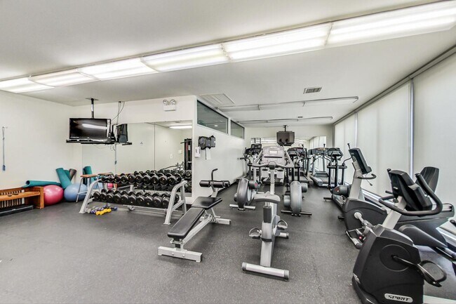 Building Photo - 4800 S Chicago Beach Dr