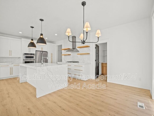 Building Photo - 136 N Desert Sage Dr