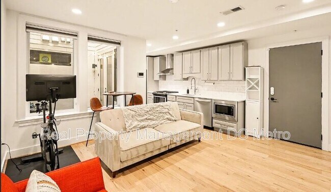 Building Photo - 811 Upshur St NW